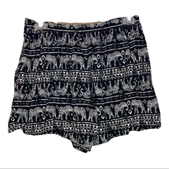 Mudd Black and White Elastic Waistband Shorts With Elephant Tribal Print Medium - Picture 2 of 14